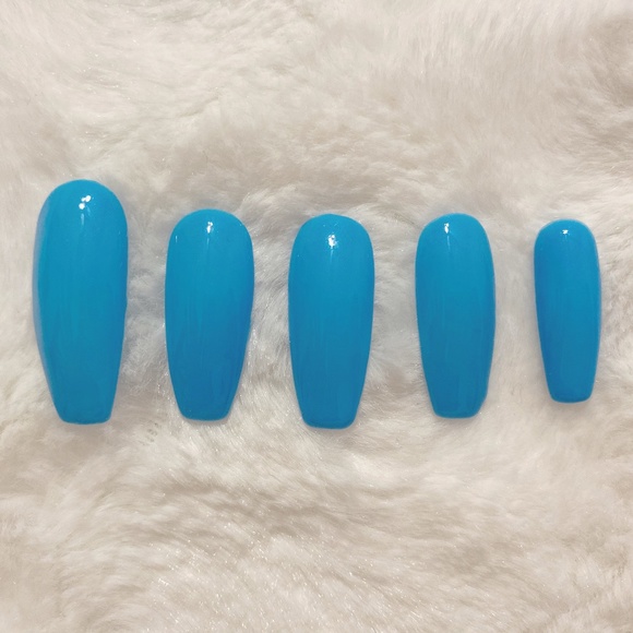 BLUE LUXURY PRESS ON NAILS READY TO SHIP - Picture 2 of 4